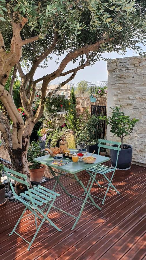 Le Petit Coin De Provence Bed & Breakfast Beaucaire  Dış mekan fotoğraf