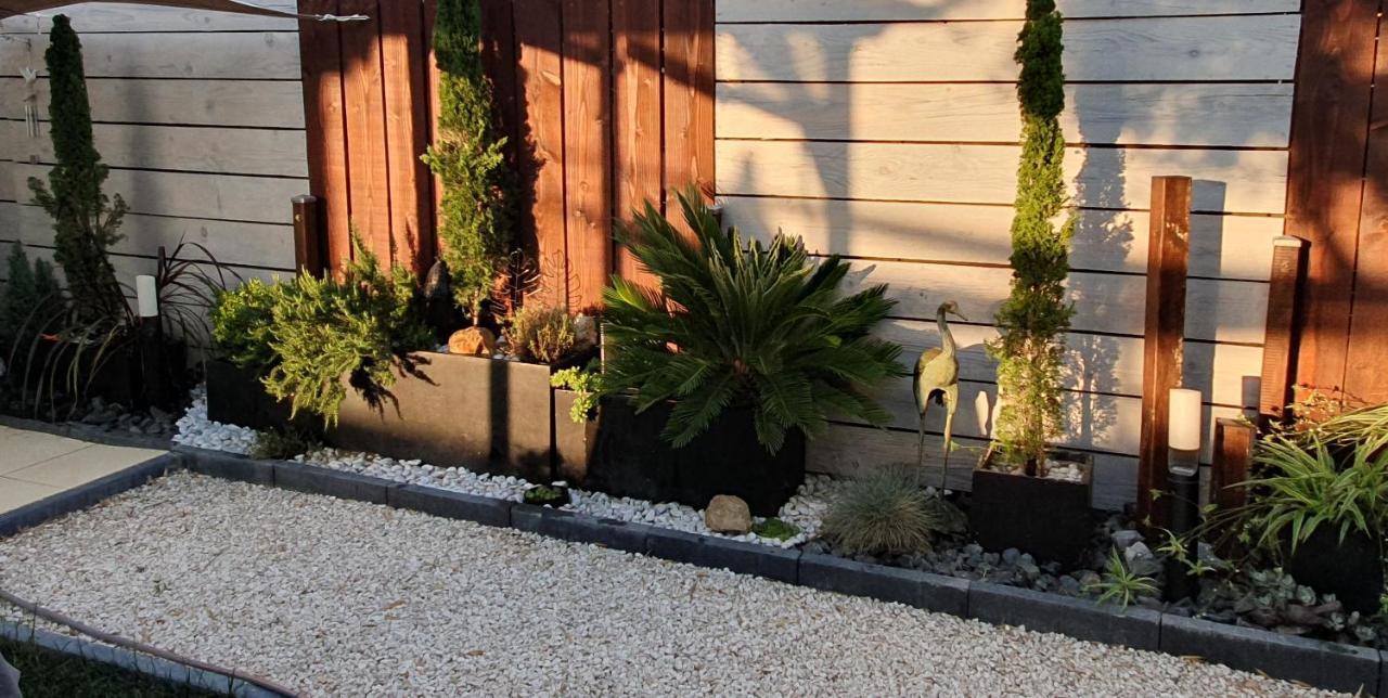 Le Petit Coin De Provence Bed & Breakfast Beaucaire  Dış mekan fotoğraf